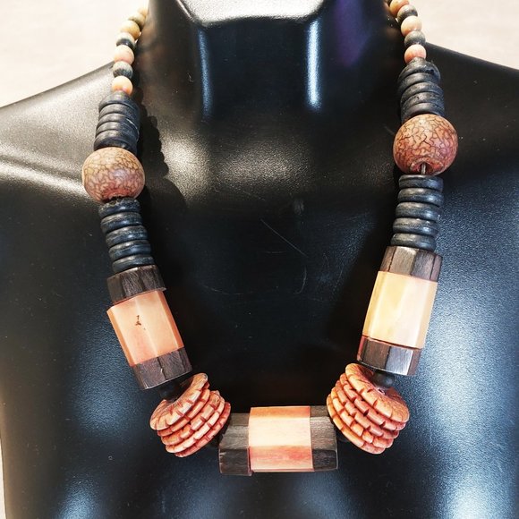 Women's Multi-Beads/Stone & Multi-Colors Stones Statement Necklace - NWOT - Picture 3 of 7